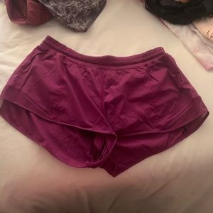 Lululemon Hotty hot low-rise short 2.5”